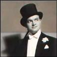 Bob Hope is born